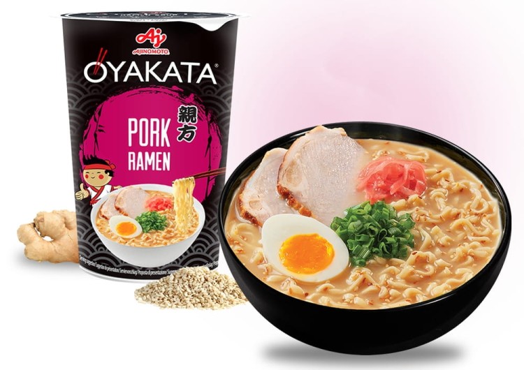 Azjatycka Zupka Błyskawiczna Instant Ramen Wieprzowina Kubek Cup 62g OYAKATA