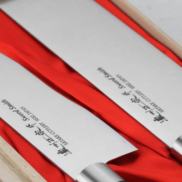 Satake Saku Japoński Zestaw 2 Noży Nóż Santoku 17cm i Nakiri 16cm w Drewnianym Etui