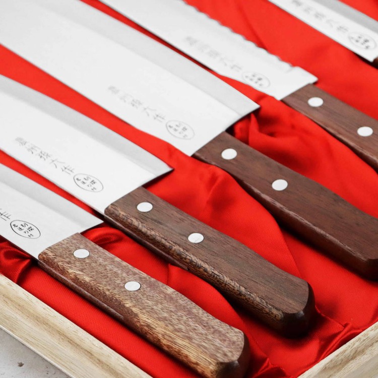 Satake Tomoko 420J2 Japoński Zestaw 6 Noży Na Prezent w Drewnianym Pudełku
