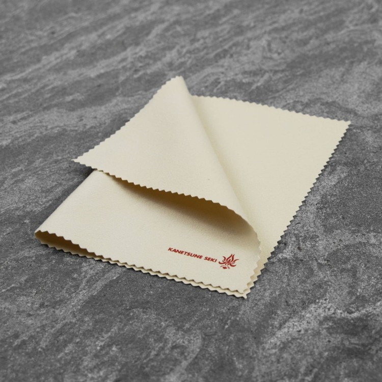 Kanetsune Japońska Ścierka Do Noży Do Wycierania Klingi 17,8cm x 25,4 cm