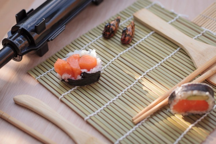 Zestaw Mata i Ceramika Do Serwowania Zawijania Sushi Przekąsek 5 Elementów