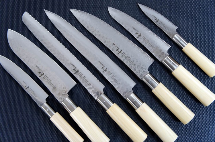 Nagomi Shiro Japoński Nóż Do Pieczywa 23cm