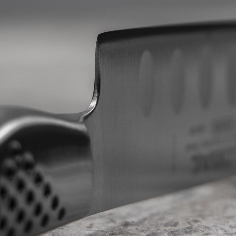 Global Japoński Nóż Mini Santoku Żłobiony 11cm GS-57