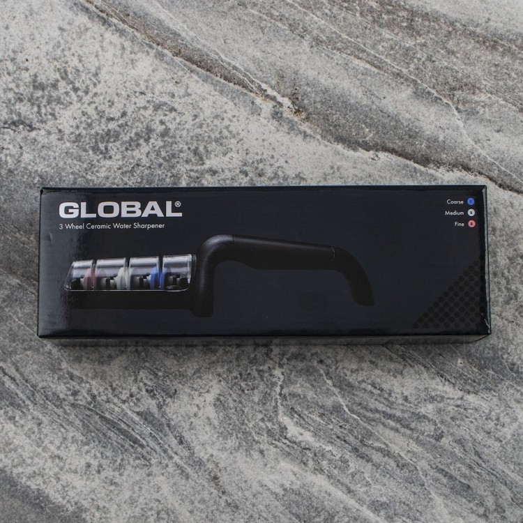 Global Japońska Ceramiczna Ostrzałka Wodna 3 Fazowa Do Ostrzenia Noży Czarno-Biała G-913/BW