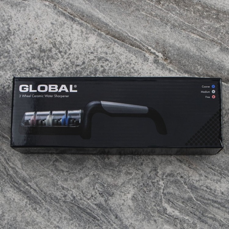 Global Japońska Ceramiczna Ostrzałka Wodna 3 Fazowa Do Ostrzenia Noży Stalowo-Czarna G-913/SB