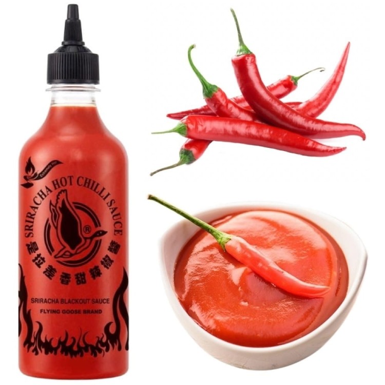 Sos Chili Sriracha BLACKOUT Ekstremalnie Ostry Smak HOT CHILLI 455ml FLYING GOOSE BRAND