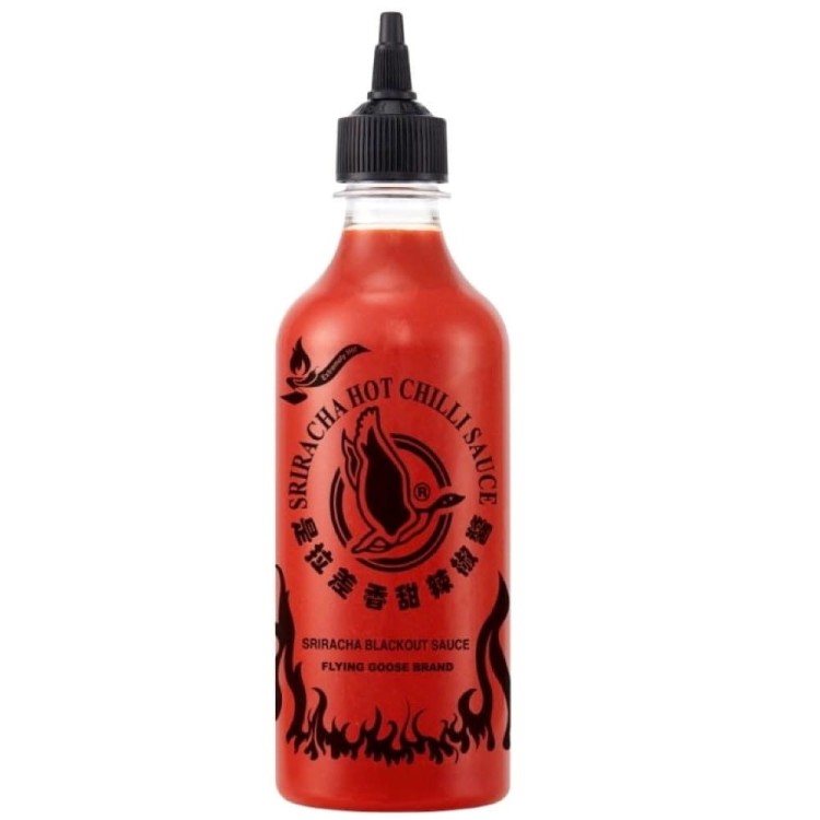 Sos Chili Sriracha BLACKOUT Ekstremalnie Ostry Smak HOT CHILLI 455ml FLYING GOOSE BRAND