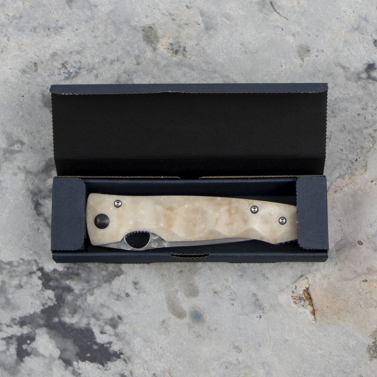 Mcusta Elite Corian Damascus Japoński Nóż Składany 9cm