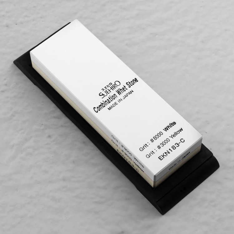Suehiro Japoński Dwustronny Kamień Ceramiczny 3000/8000 Do Ostrzenia Noży