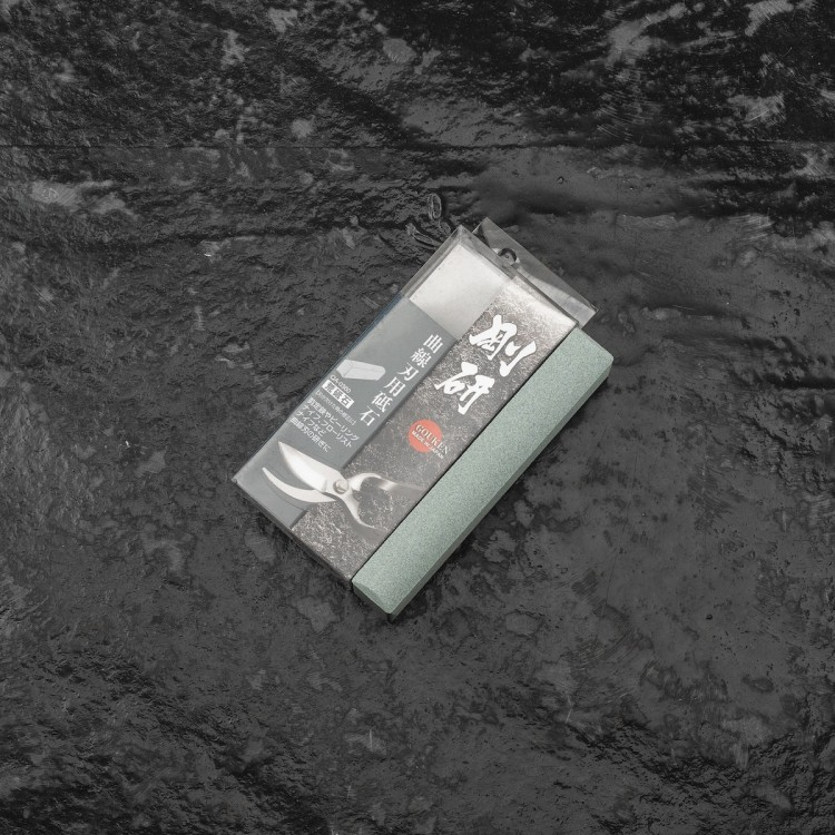 Naniwa Gouken Japoński Kamień Do Ostrzenia Sekatorów i Narzędzi Ogrodowych Profilowany #220