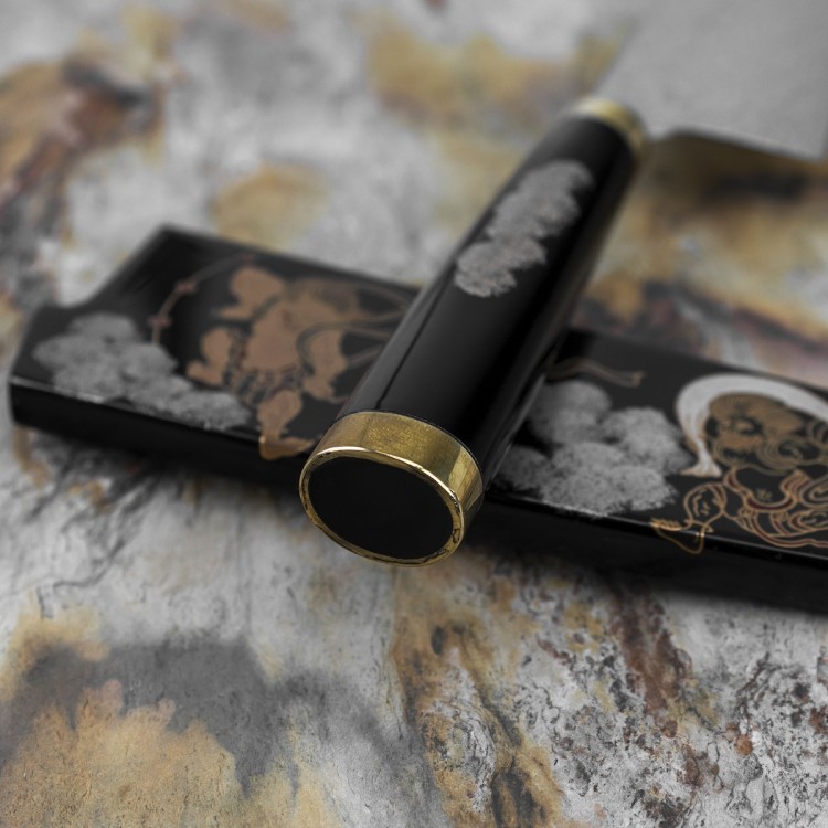 Takeshi Saji Art Fujin Raijin Ręcznie Kuty R-2 Japoński Nóż Kuchenny Santoku 18cm + Saya