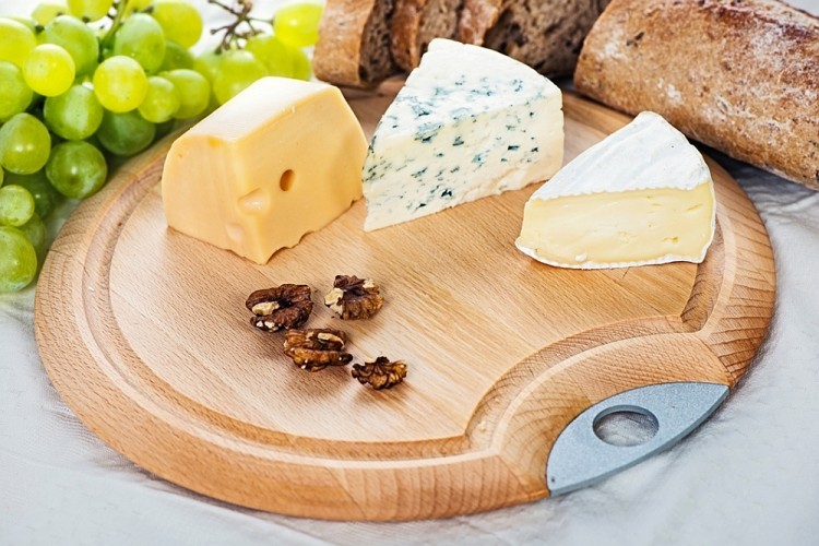 Okrągła Drewniana Deska z Uchwytem Bukowa z Frezem Premium 30 x 1,9cm BREKA