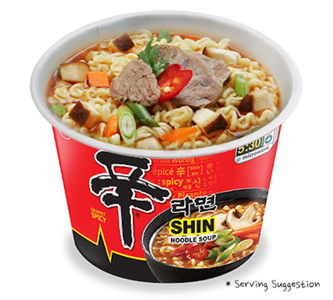Koreańska Zupka Błyskawiczna Instant Shin Ramyun Kubek Cup 114g NONGSHIM