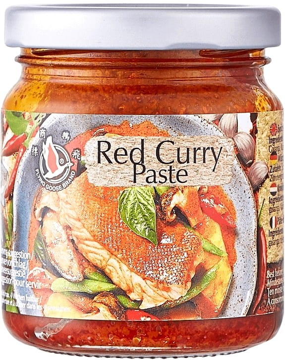 Czerwona Pasta Curry Ostra i Aromatyczna z Papryczek Chili 195g FLYING GOOSE BRAND