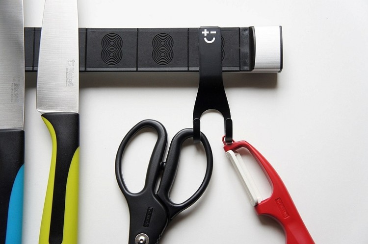 BISBELL Haczyk Na Listwę Podwójny Czarny Metalowy 1 Sztuka