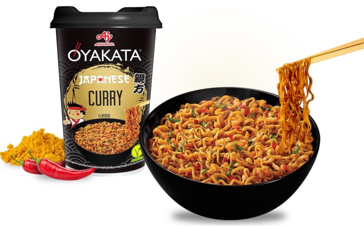 Azjatycka Zupka Błyskawiczna Makaron Instant Japońskie Curry Kubek Cup 90g OYAKATA