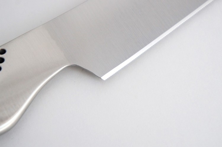 Global Japoński Nóż Kuchenny Uniwersalny Ząbkowany 56-58 HRC 15cm GS-13