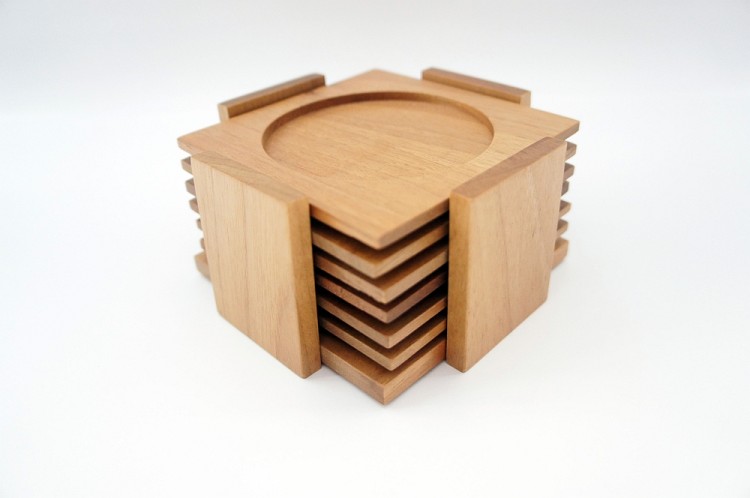 Zestaw 6 Podstawek Pod Szklanki Kufle Filiżanki Ze Stojakiem / Orzech BREKA