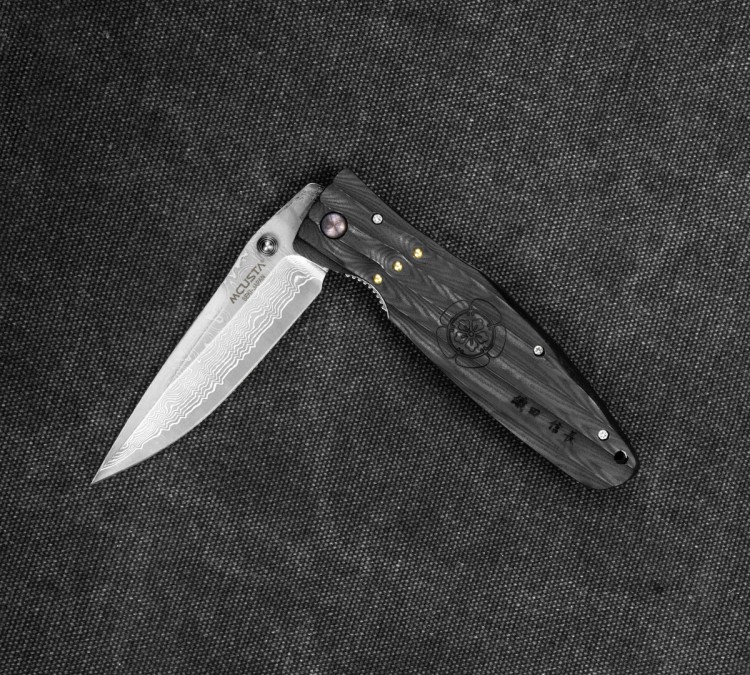 Mcusta Sengoku Black Micarta Damascus Japoński Nóż Składany 8,6cm