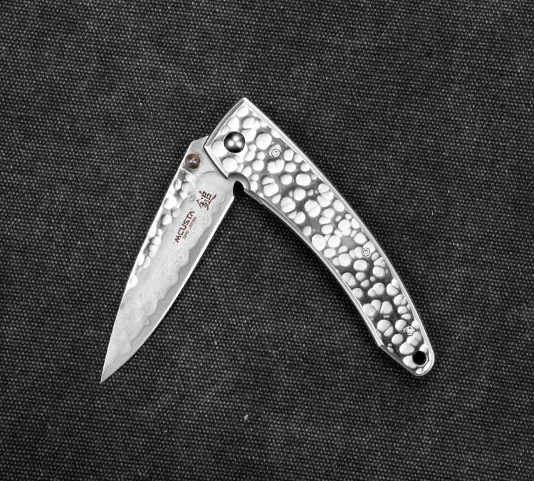 Mcusta Forge Młotkowany Damascus Japoński Nóż Składany 8cm