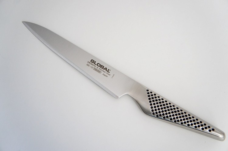 Global Japoński Nóż Kuchenny Uniwersalny Ząbkowany 56-58 HRC 15cm GS-13
