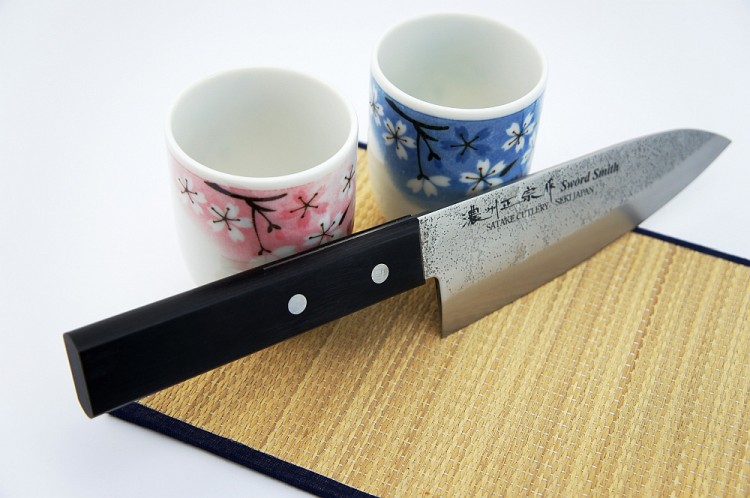 Satake Nashiji Black Pakka Japoński Nóż Do Filetowania Deba 56 HRC 15,5cm